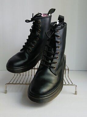 Dr. Martens Black Leather 'Zavala' 8 Hole Combat Boots New WOB Sz US W 7.5 M 6